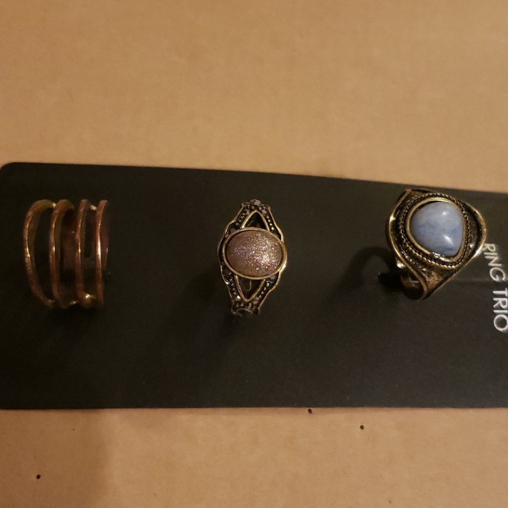 6 Rings - Picture 2 of 8